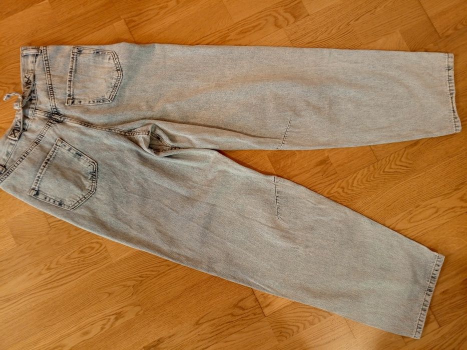 Женские джинсы, 36 размер.
