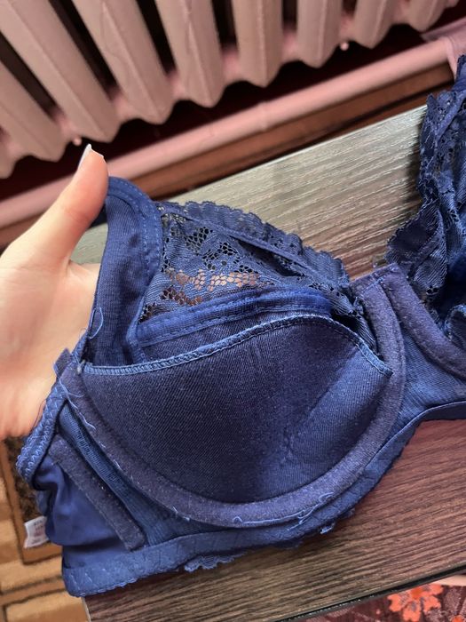 Бюстгальтер жіночий