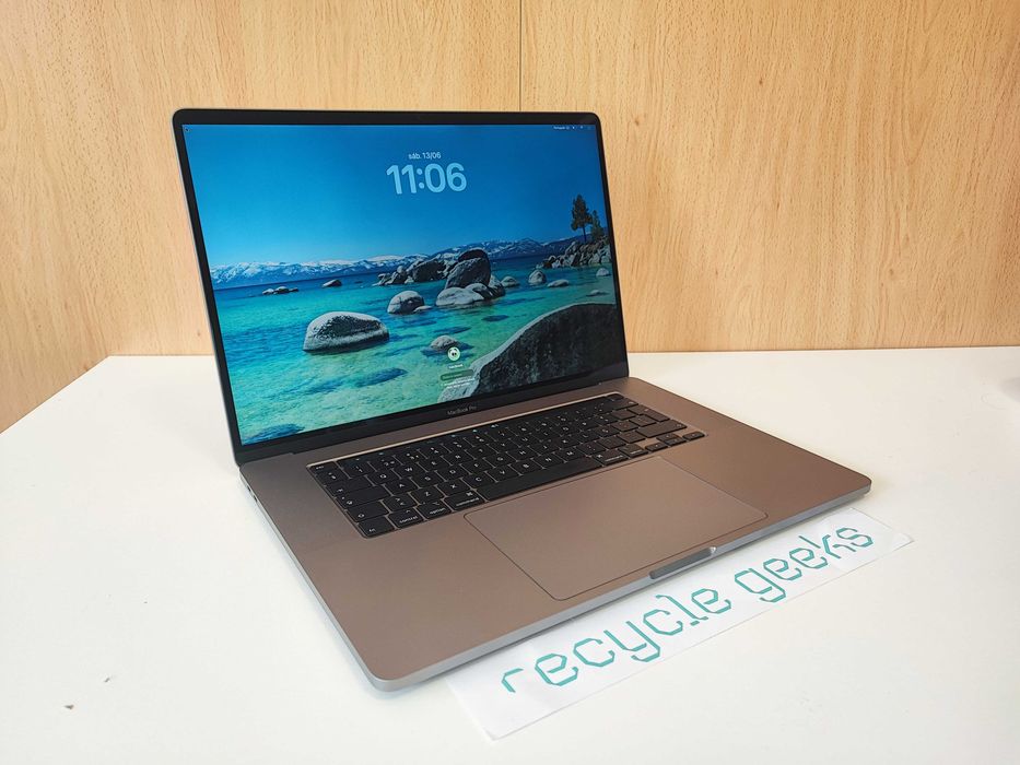 Apple Macbook Pro A2141 i9 9980HK 64GB RAM DDR4 1TB NVMe Teclado PT