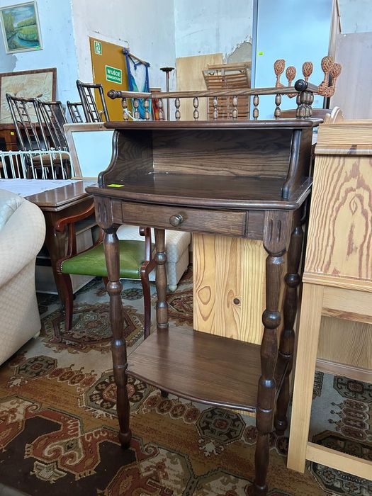 Wysoki stolik pomocniczy/ konsola