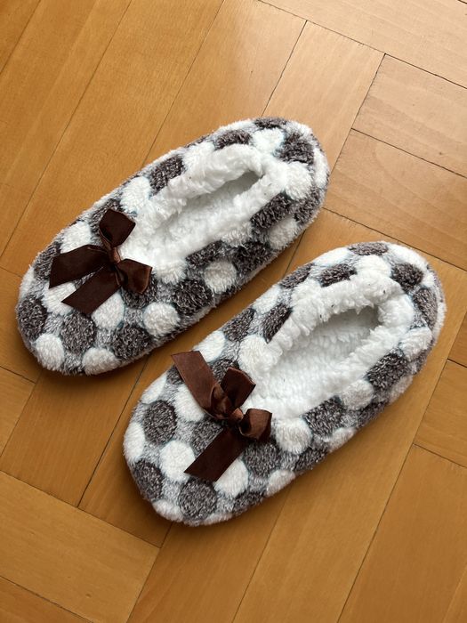 NOWE Kapcie pluszowe