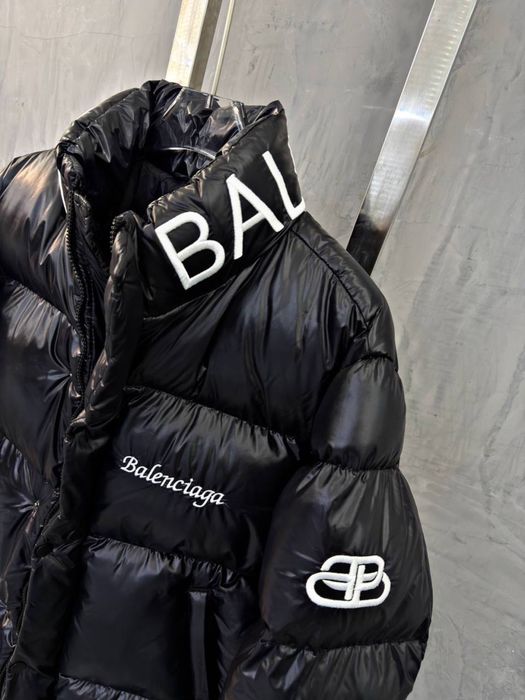 Топові  куртки ,Balencia ga,Prad a