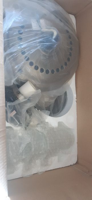 Ventoinha de teto com lâmpadas