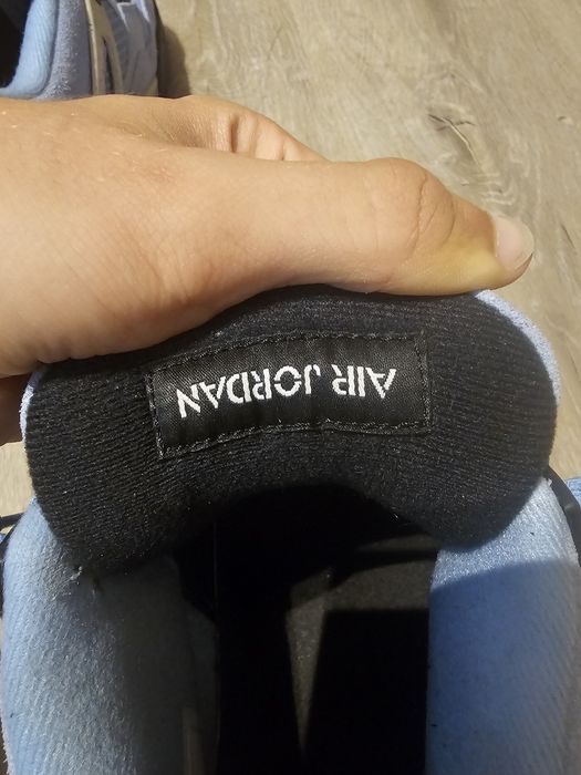 Sprzedam jordan 4 university blue