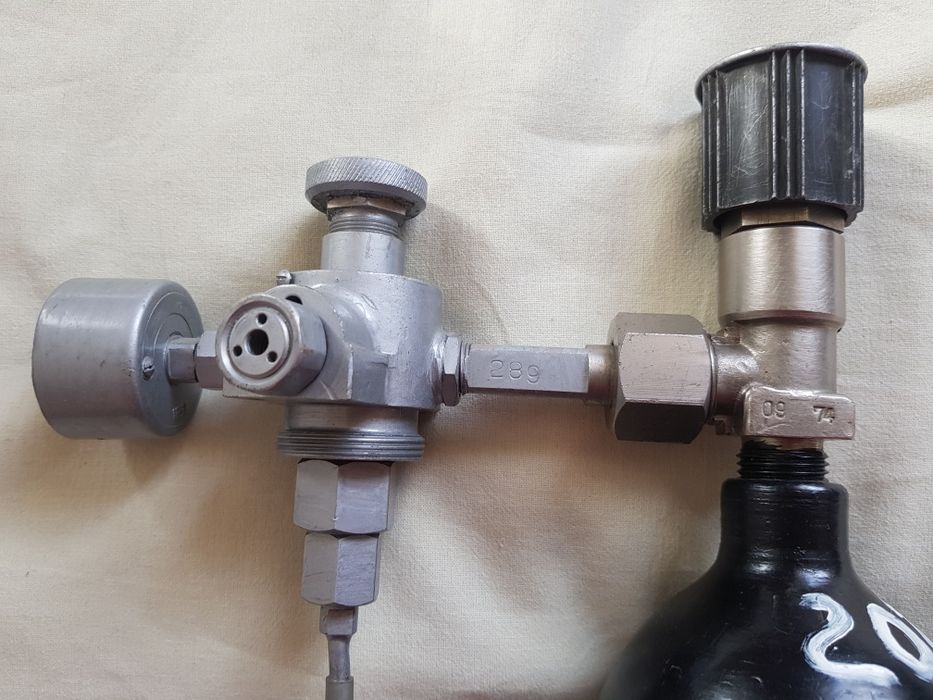 Продам CO2 баллон с редуктором для аквариума