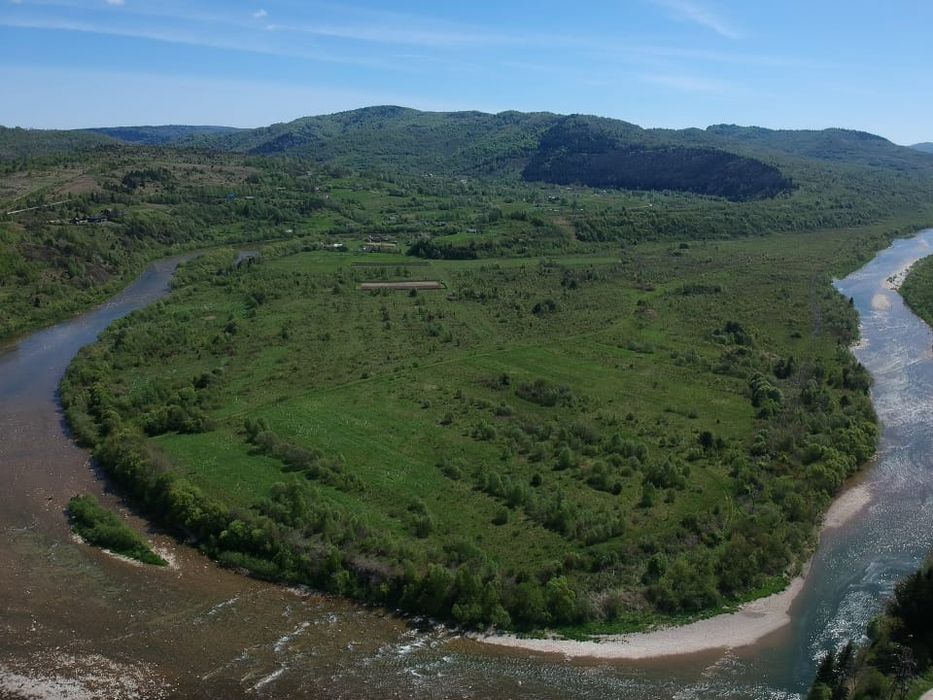 Задється будинок в Рибник