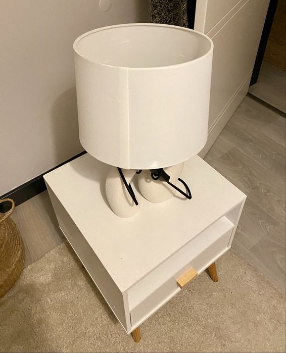 Mesa de cabeceira oferta de candeeiro