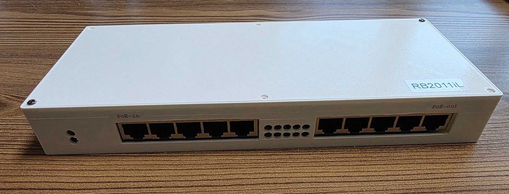 Routerboard MikroTik RB2011iL PoE