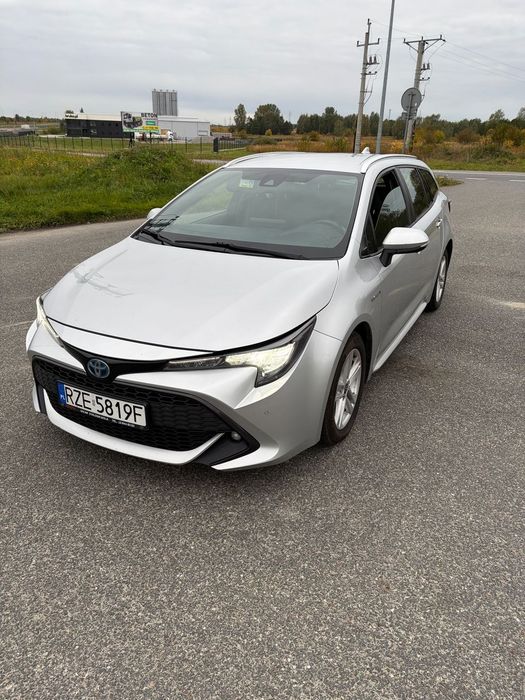 Toyota Corolla Toyota Corolla 1.8 Hybrid Comfort | Automat | Kombi | 2021 | ASO | Bez