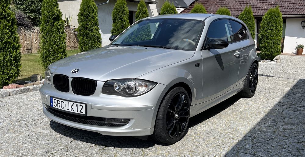 BMW E81 118d 2008 Titanium Silver Diesel Polift Chip 2 komplety kół