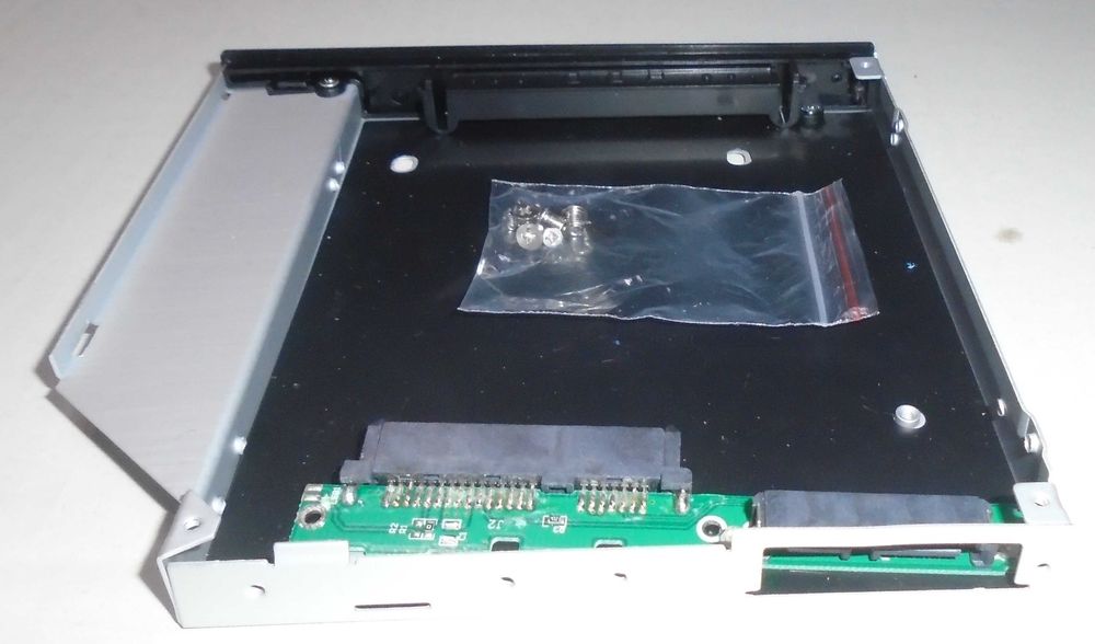 Adaptador Caddy Ewent SATA III SSD/HDD para drive óptica. Estado NOVO