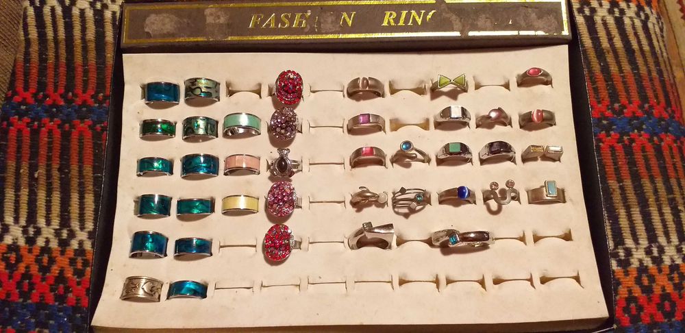 6 Sets of Rings – New – Shipping Included64584623874306121