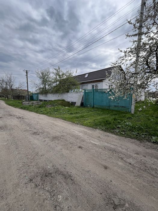 Продаж будинку зроблений по типу дюплекс. с. Червона Слобода