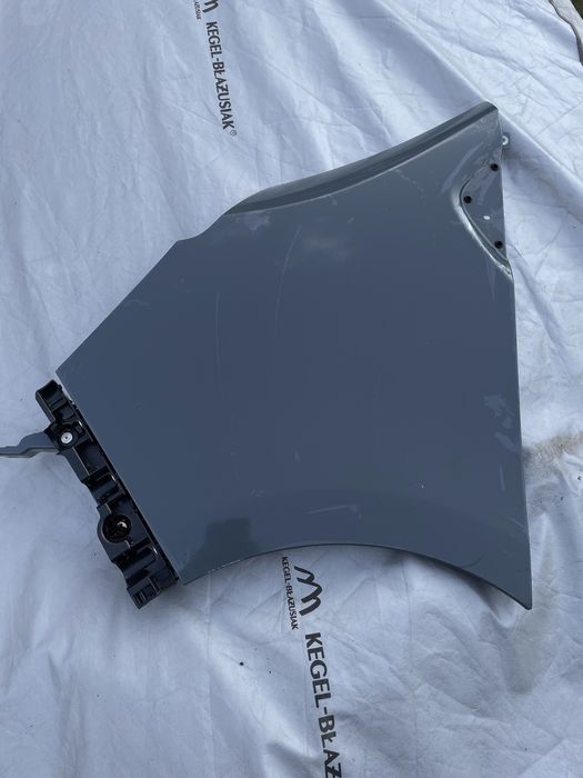 Blotnik lewy renault trafic 2022