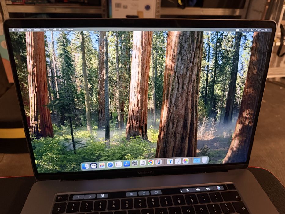 Macbook pro ekran 16 procesor i7