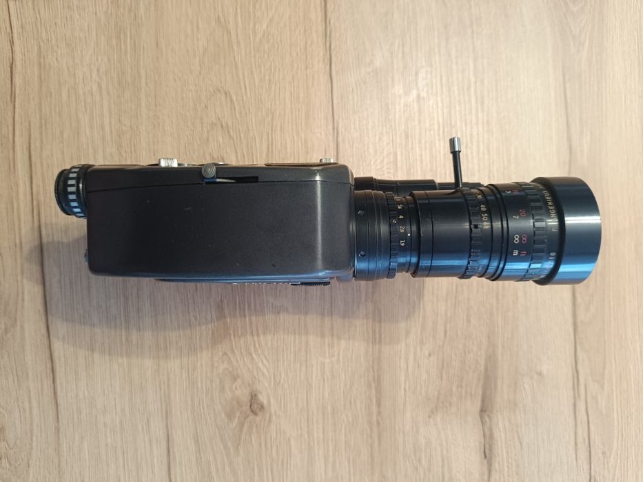 Kamera Beaulieu S2008 + Angénieux 8x64mm + ładowarka.