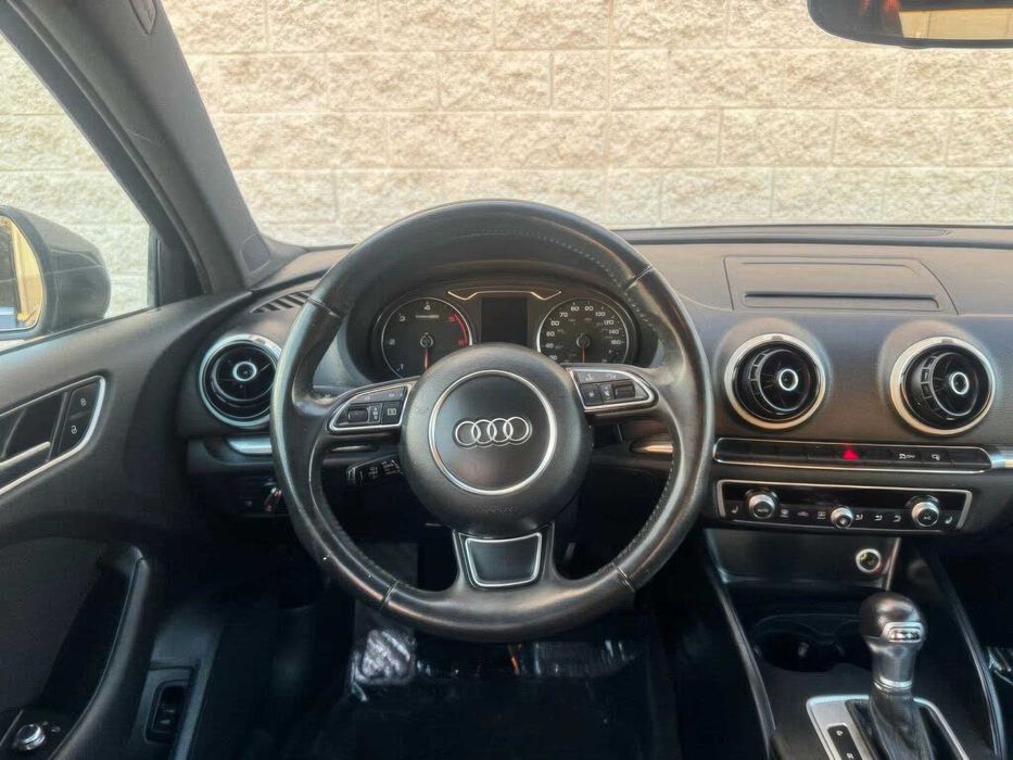 Audi A3      2015