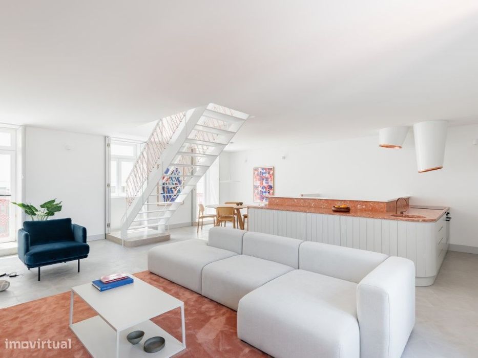 Duplex T2 com Vistas Panorâmicas sobre a Cidade e o Castelo