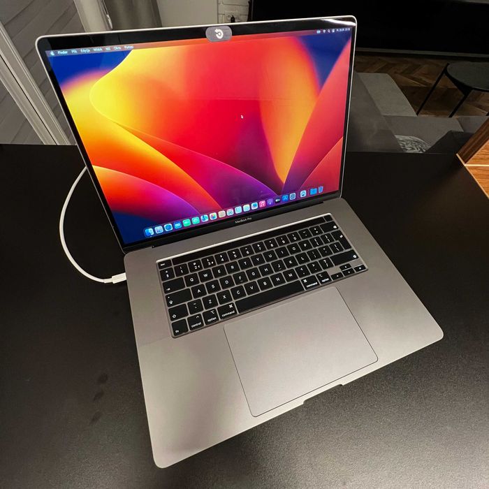 MacBook Pro 16" 2019 64 GB RAM, Intel i9 CPU, 512 GB SSD