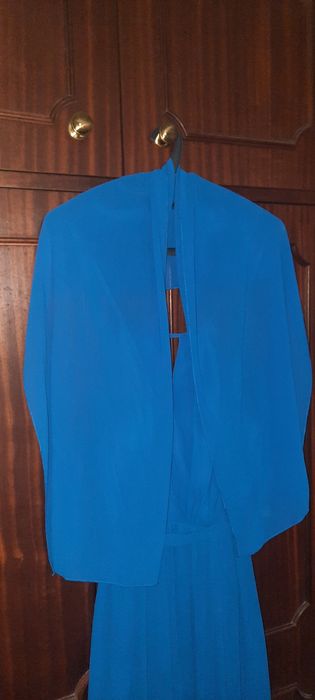 Vestido de festa com chale