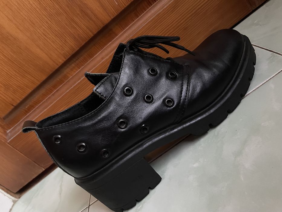 Ботінки жіночі