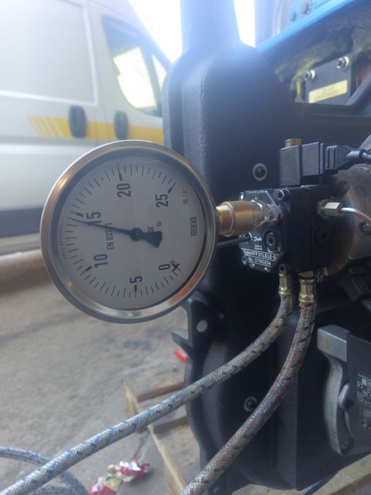 Piec olejowy Buderus G215 rakietowy 48-59 kw nie 100 kelw