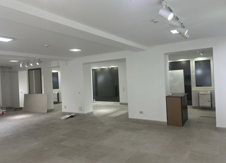 Продам приміщення  на Вокзальній навпроти Трашу!