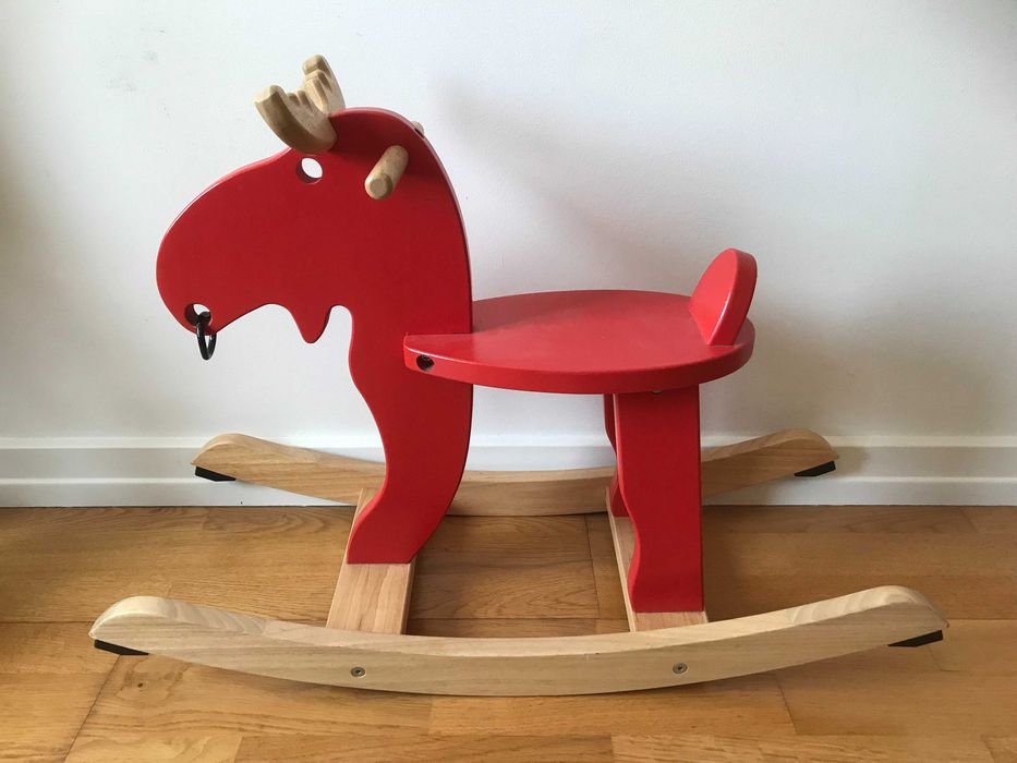 Alce-Baloiço EKORRE para criança, da marca IKEA