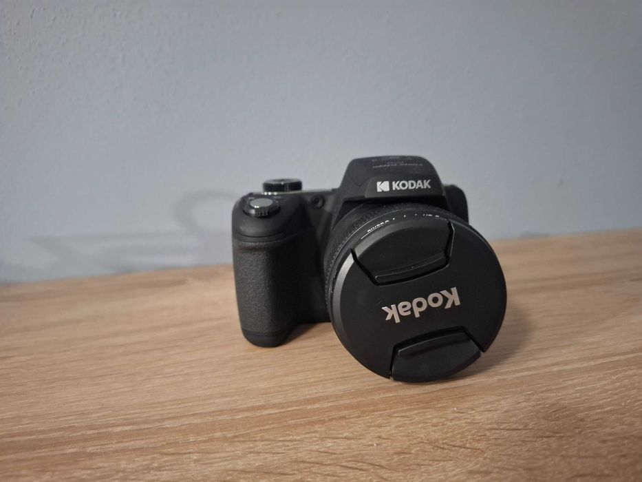 Aparat cyfrowy KODAK AZ528 16 Mpix Ultrazoom 52x CZARNY + Futerał