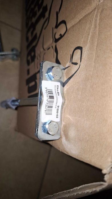 Elkobis uchwyt ścienny z kołkiem do drutu odgromowego , bednarka