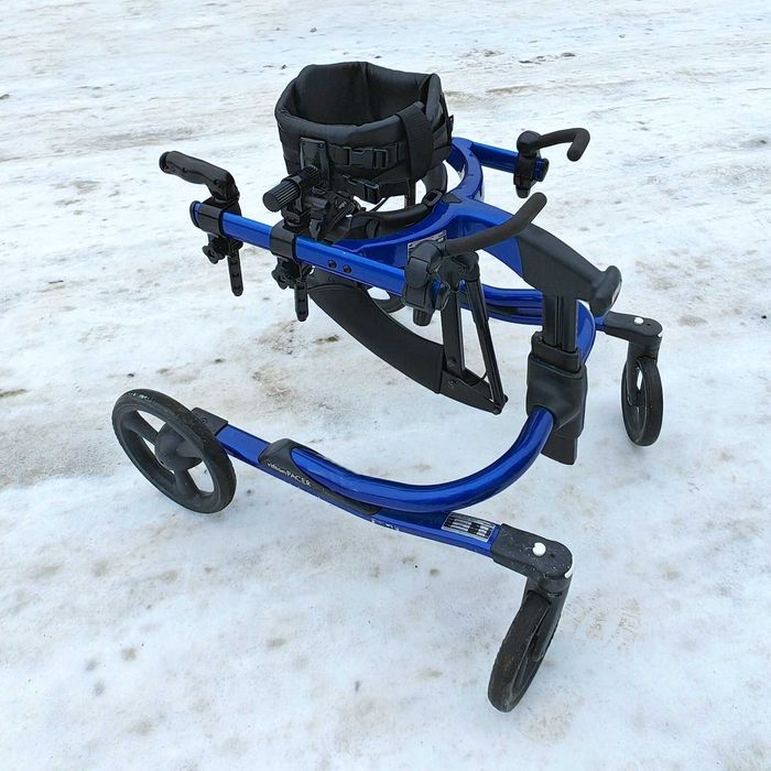 Задньопорні ходунки для дітей із ДЦП Rifton Dynamic Pacer Gait Trainer