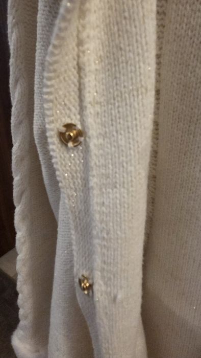 Elegancki sweterek z torebką rozmiar 128