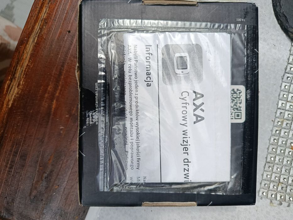 Cyfrowy wizjer drzwiowy AXA