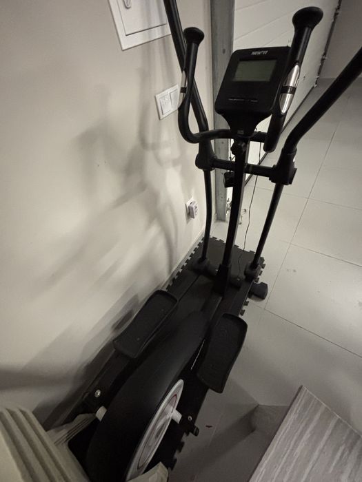 Elliptical Machine470566104015185924