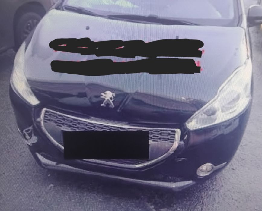 vendo Peugeot 208 1.2 vti 82 cv  nacional acidentado salvado