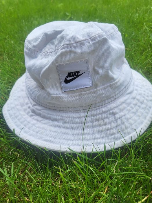 !Nike! Kapelusz biały