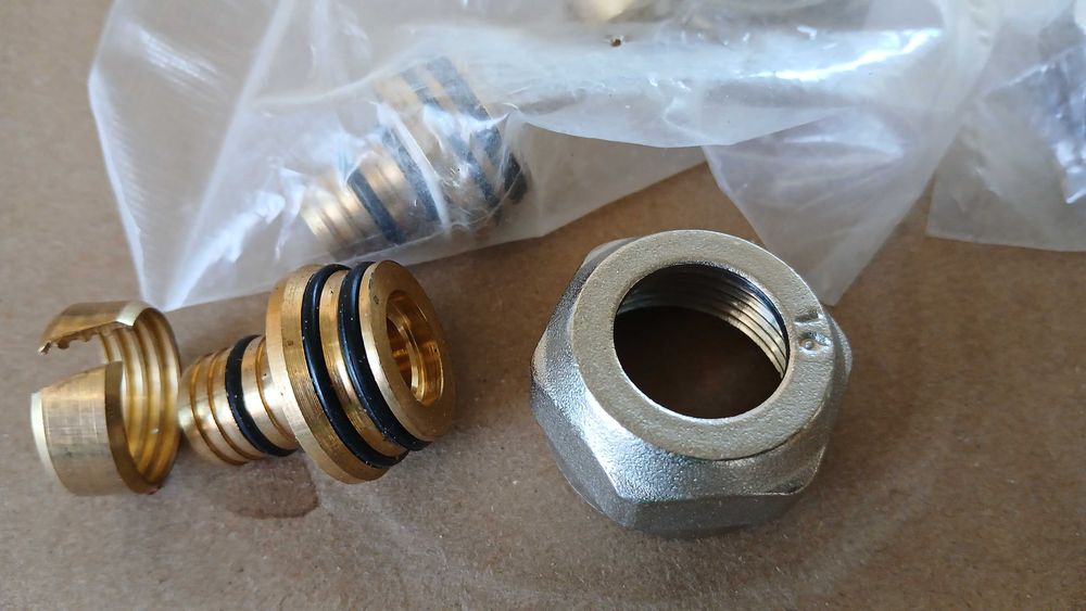 Złączka pex 16x3/4 eurokonus do belki rozdzielacza
