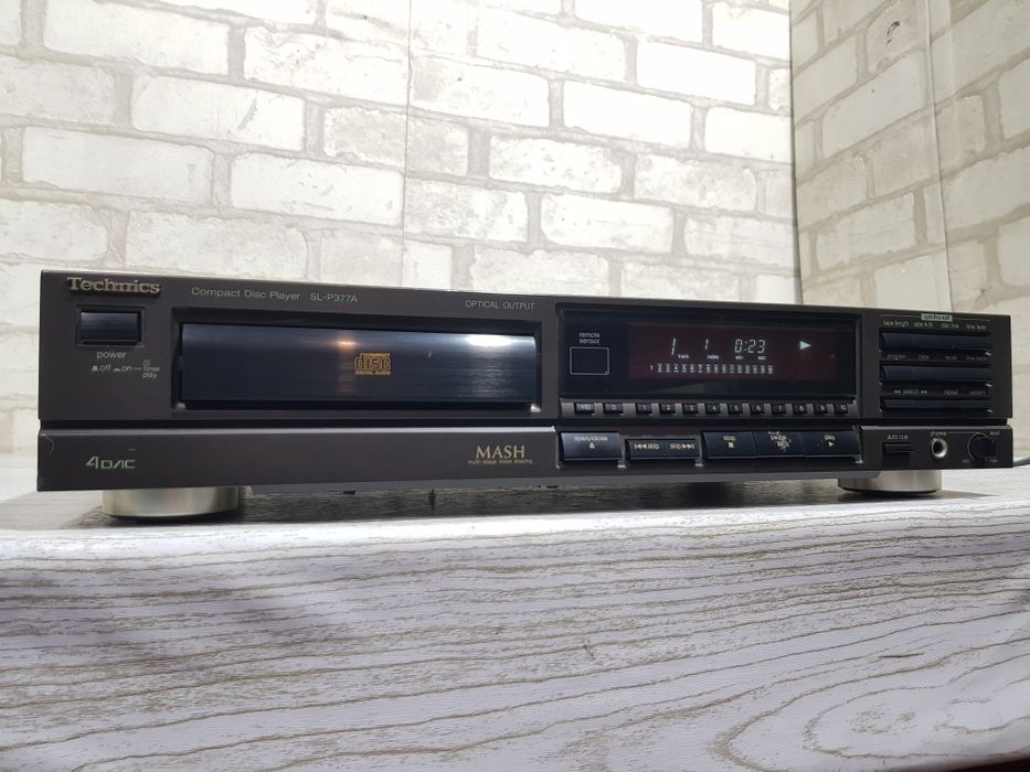 CD програвач Technics SL-P377,б/у з Німеччини