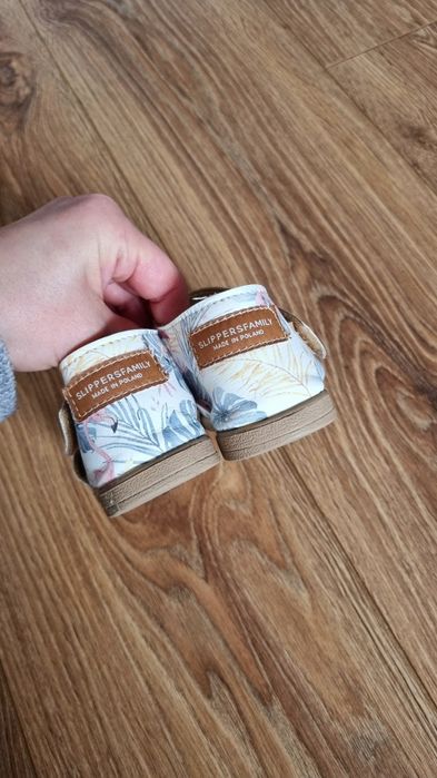 Sandałki dla dziewczynki rozm 24 Slippersfamily