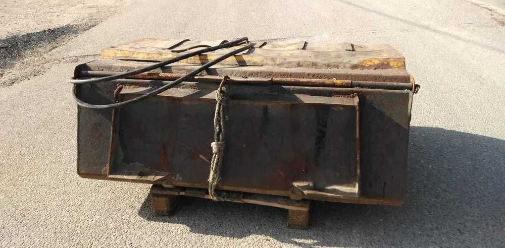 Vassoura Hidraulica para mini pá carregadora bobcat - Usado