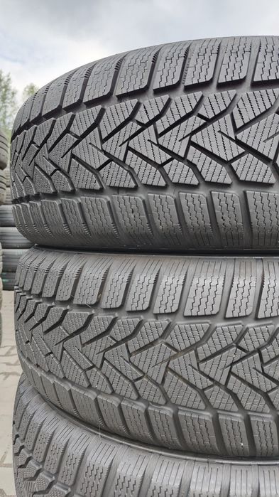 215/60/17 Uniroyal Winter Expert komplet