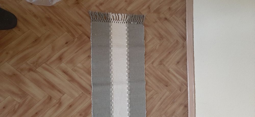 Bieżnik na stół lub ławę