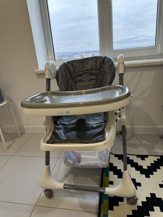 Стілець для годування