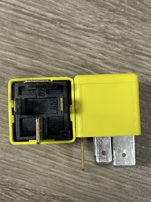 Автомобільне реле