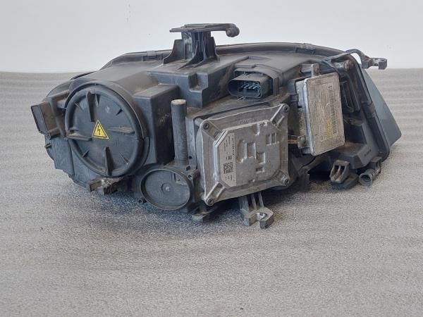 Ótica / farol esquerda AUDI A4 Avant (8K5, B8)