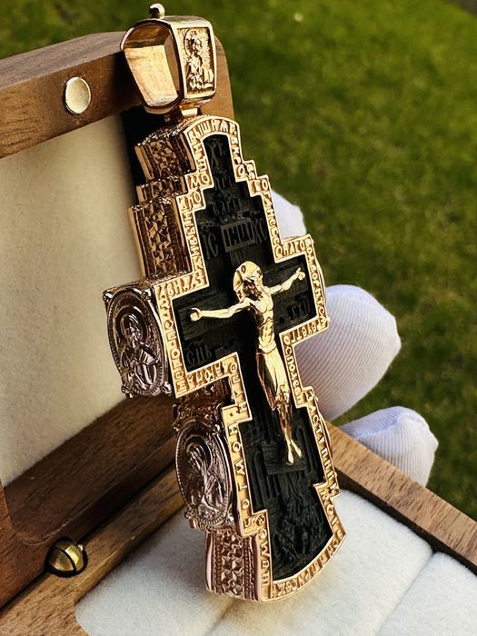 Золотой крест с эбеном 585