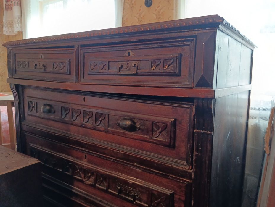 Комод антикварный