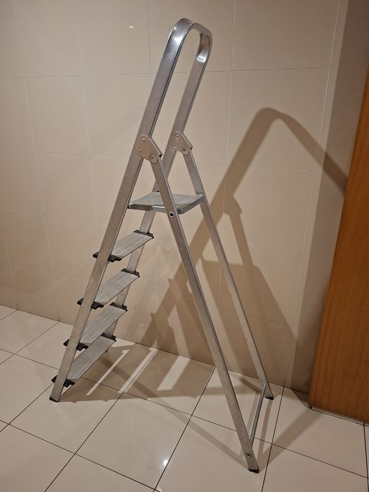 Escadote de 5 degraus da FERRAL