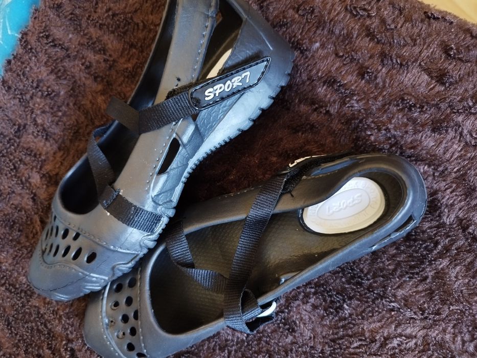 Vendo sapatos pretos