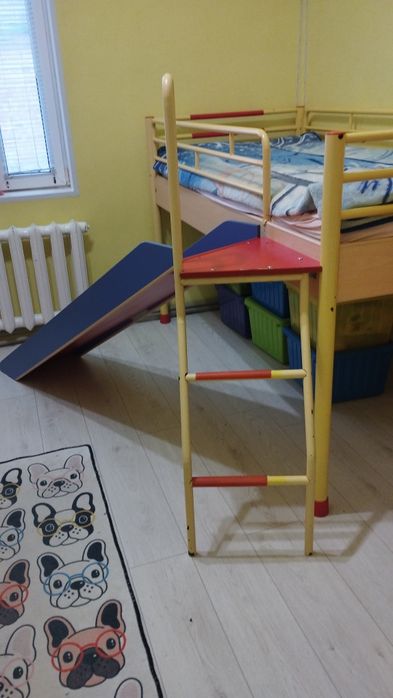 Набір меблів в дитячу кровать з гіркою